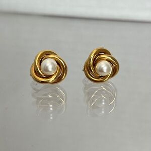 Vintage Napier Signed Gold Tone Metal Swirl Knot Faux Pearl Clip Ons